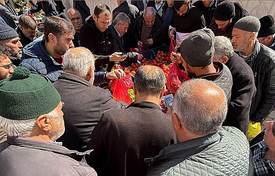 Elazığ'da kilosunun 35 lira olduğunu  duyan poşet poşet aldı