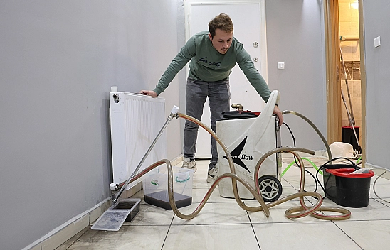 Elazığ'da kış öncesi kritik uyarı: Peteklerdeki kir ısınmayı engelliyor