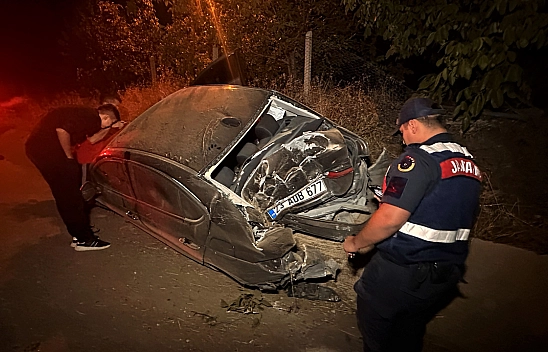 Elazığ'da Kontrolden Çıkan Araç Yoldan Çıktı: 2'si Ağır 3 Yaralı
