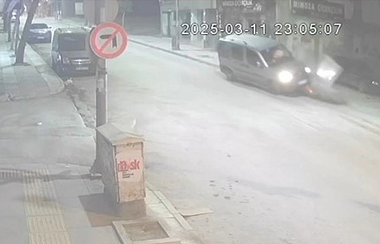 Elazığ'da kontrolden çıkan otomobil kaza yaptı