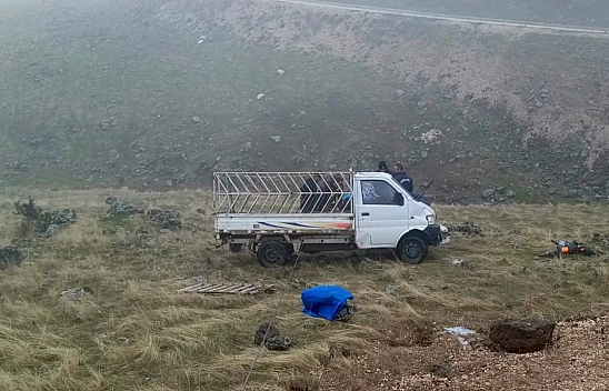 Elazığ'da kontrolden çıkan pikap devrildi
