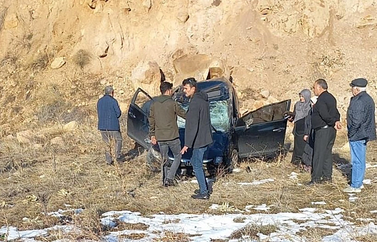 Elazığ'da korkunç kaza: Otomobil takla attı!