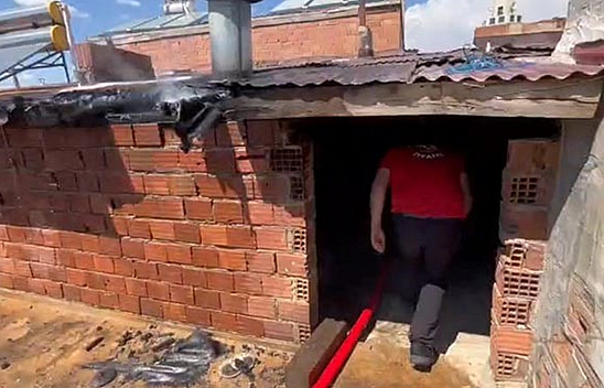 Elazığ'da korkutan çatı yangını