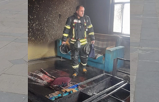 Elazığ'da Korkutan Ev Yangını