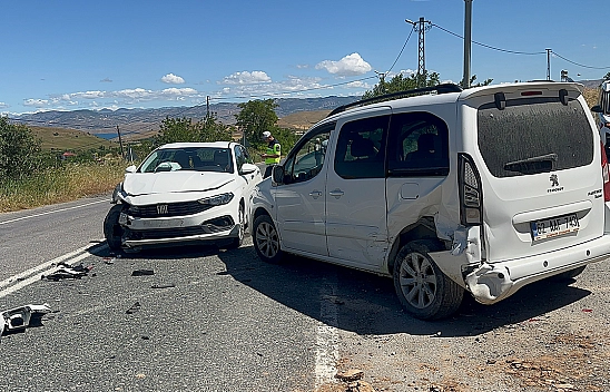 Elazığ'da korkutan kaza: 2 Yaralı