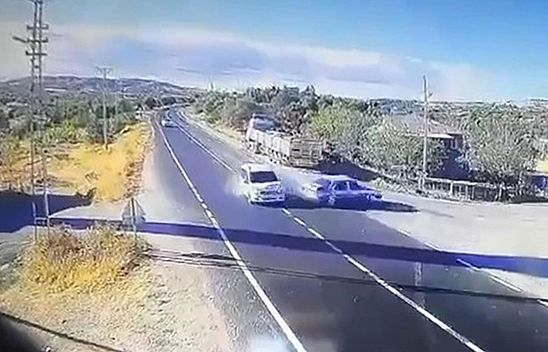 Elazığ'da korkutan kaza kamerada
