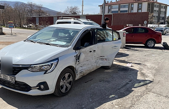 Elazığ'da korkutan trafik kazası: 3 yaralı