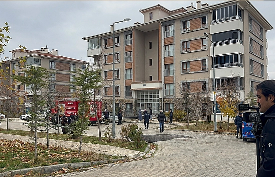 Elazığ'da korkutan yangın: 9 kişi dumandan etkilendi
