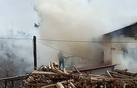 Elazığ'da Korkutan Yangın!