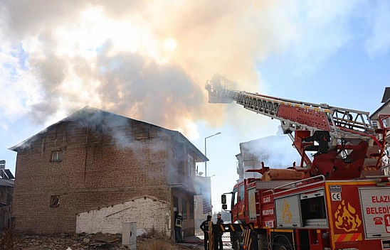 Elazığ'da korkutan yangın!