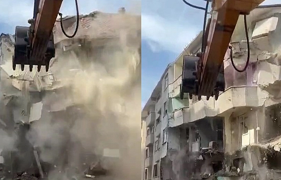 Elazığ'da Korna Sesiyle Yıkılan Bina