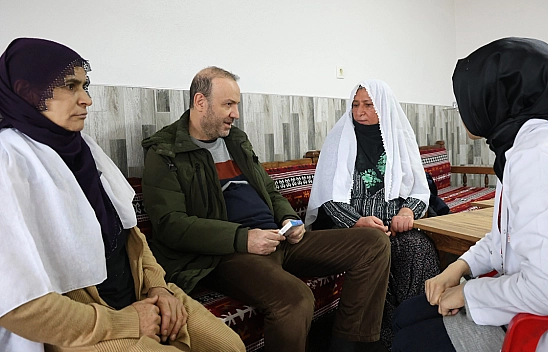 Elazığ'da Köy Köy Gezen  Sağlık Çalışanları