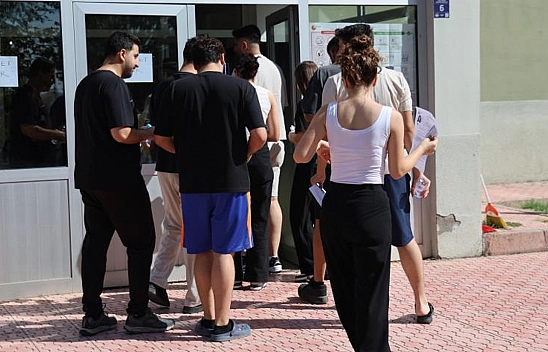 Elazığ'da KPSS heyecanı: Binlerce aday ter döktü
