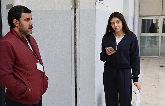 Elazığ'da KPSS mesaisi: Polisler adayı sınava yetiştirdi
