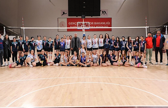 Elazığ'da küçük kadınlar voleybol il birinciliği tamamlandı