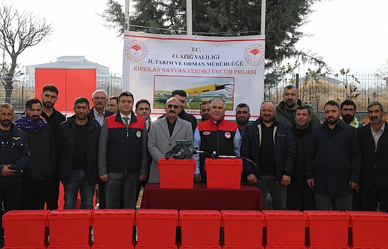 Elazığ'da küçükbaş üreticilere kırkım makinası desteği