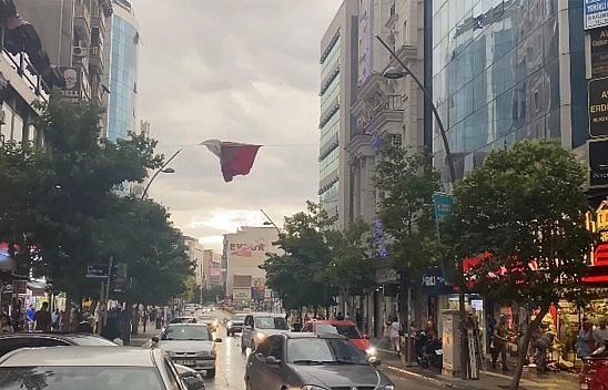 Elazığ'da Kuvvetli Rüzgar Etkili Oldu