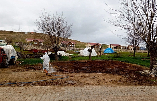 Elazığ'da larva ile mücadele sürüyor