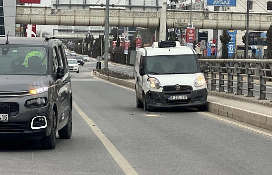 Elazığ'da maddi hasarlı kaza!