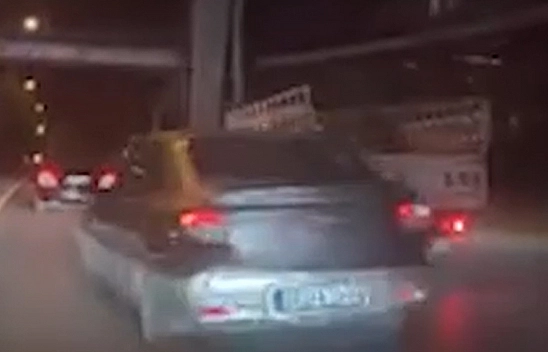 Elazığ'da makas atan sürücü trafiği tehlikeye attı!