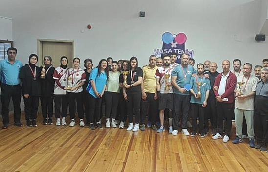 Elazığ'da masa tenisi şampiyonası düzenlendi
