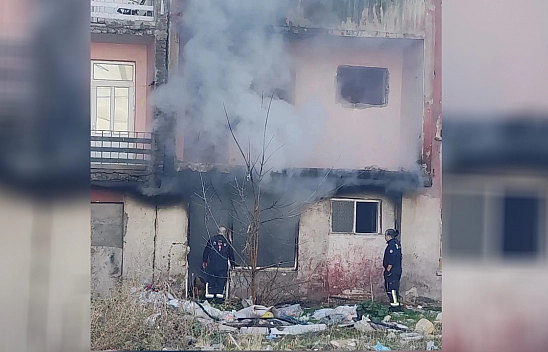 Elazığ'da Metruk Bina Yangını