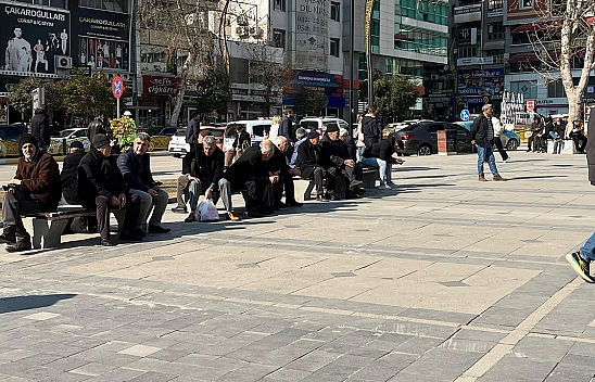 Elazığ'da meydanlar doldu taştı