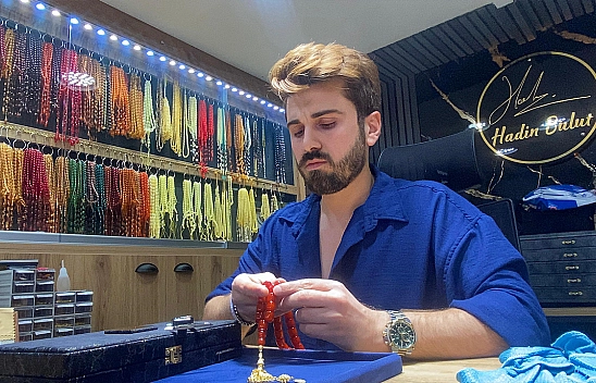 Elazığ'da milyonluk tespihler görücüye çıktı