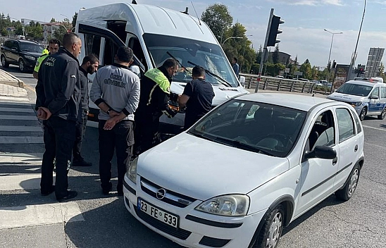 Elazığ'da Minibüs İle Otomobil Çarpıştı Çok Sayıda Yaralı Var