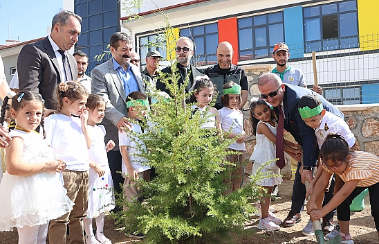Elazığ'da minik ellerle büyük dokunuşlar yapıldı