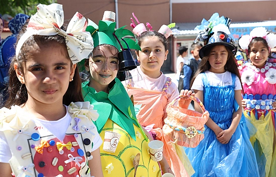 Elazığ'da Minik Öğrencilerin 'Sıfır Atık' Defilesi
