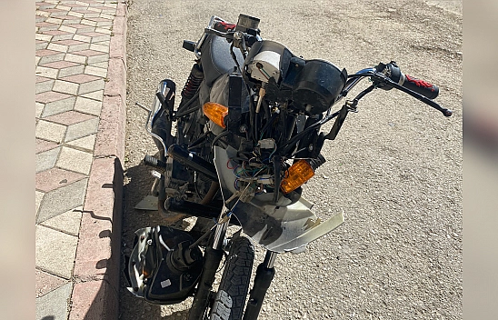 Elazığ'da Motosiklet Sürücüsü Duvara Çarptı