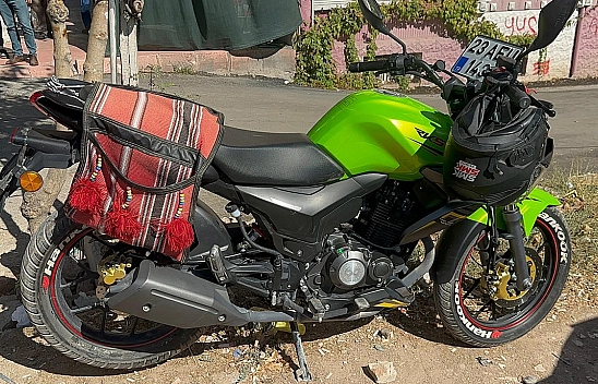 Elazığ'da motosiklet yayaya çarptı: 2 yaralı