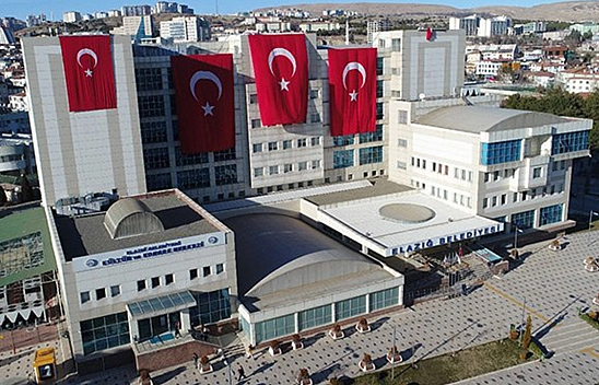 Elazığ'da o cadde trafiğe kapatıldı