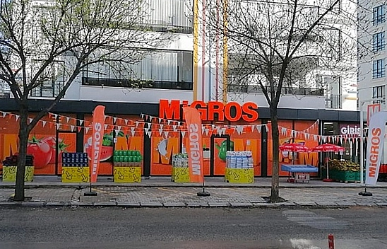 Elazığ'da o market Ramazan'da da durmuyor: O üründe bir alana bir bedava