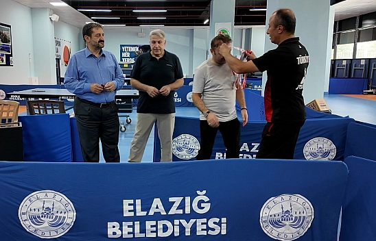 Elazığ'da ödüllü masa tenisi turnuvası tamamlandı