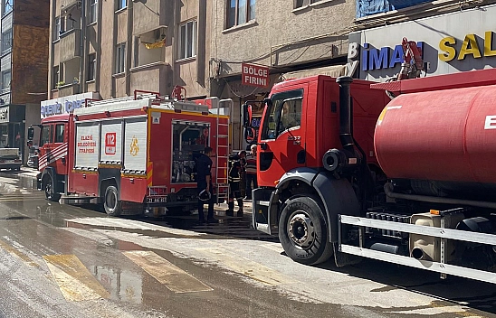 Elazığ'da odunluk yangını: 1 kişi dumandan etkilendi