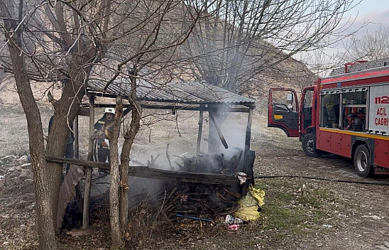 Elazığ'da odunlukta çıkan yangın kontrol altına alındı