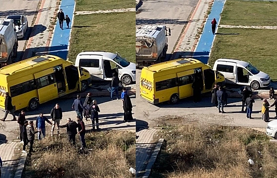 Elazığ'da Öğrenci Servisi Kaza Yaptı!