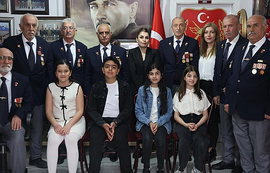 Elazığ'da öğrenciler ve gaziler bir araya geldi