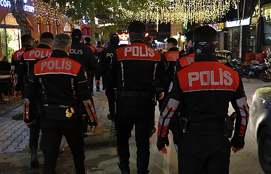 Elazığ'da öğrencilerin yoğun olduğu alanlarda polis denetimi