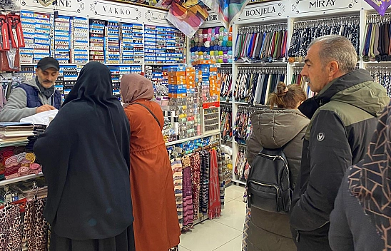 Elazığ'da örgü ipleri de nasibini aldı