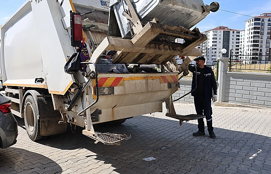 Elazığ'da örnek davranış: 600 bin liralık çantayı polise teslim etti