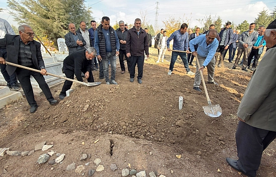 Elazığ'da otizmli çocuk Veysel son yolculuğuna uğurlandı