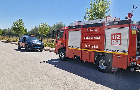 Elazığ'da otluk alanda yangın