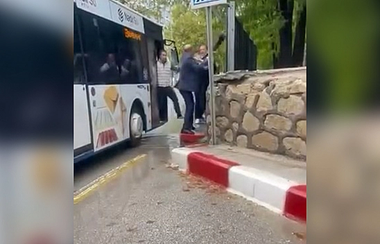 Elazığ'da otobüs şoförüne şemsiyeli saldırı
