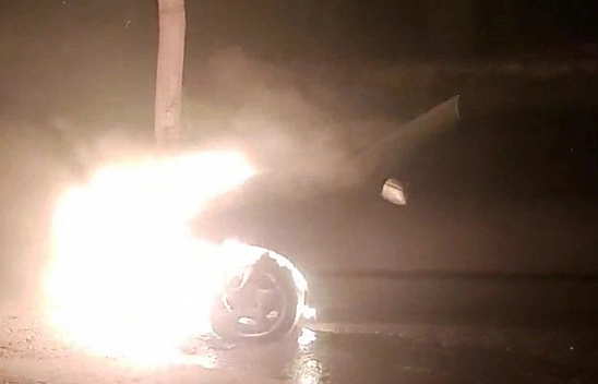 Elazığ'da otomobil alev aldı