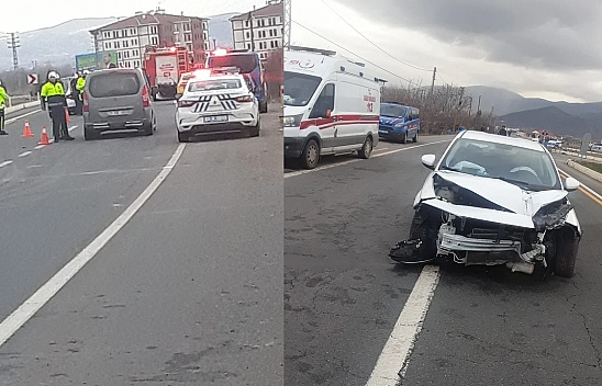 Elazığ'da Otomobil Bariyerlere Çarptı: Çok sayıda Yaralı Var 