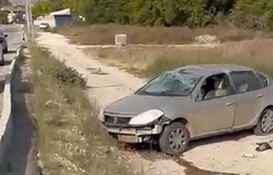Elazığ'da otomobil boş araziye uçtu: 1 yaralı