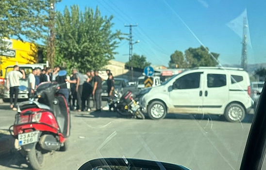 Elazığ'da otomobil ile motosiklet çarpıştı: 1 yaralı